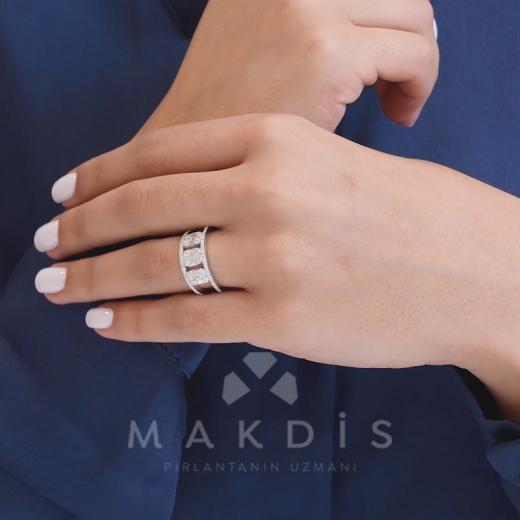 0.96 Karat Baget Yüzük